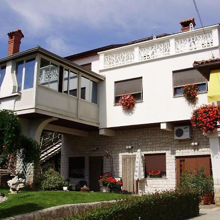 Apartments Marija Nada Malinska Ngoại thất bức ảnh