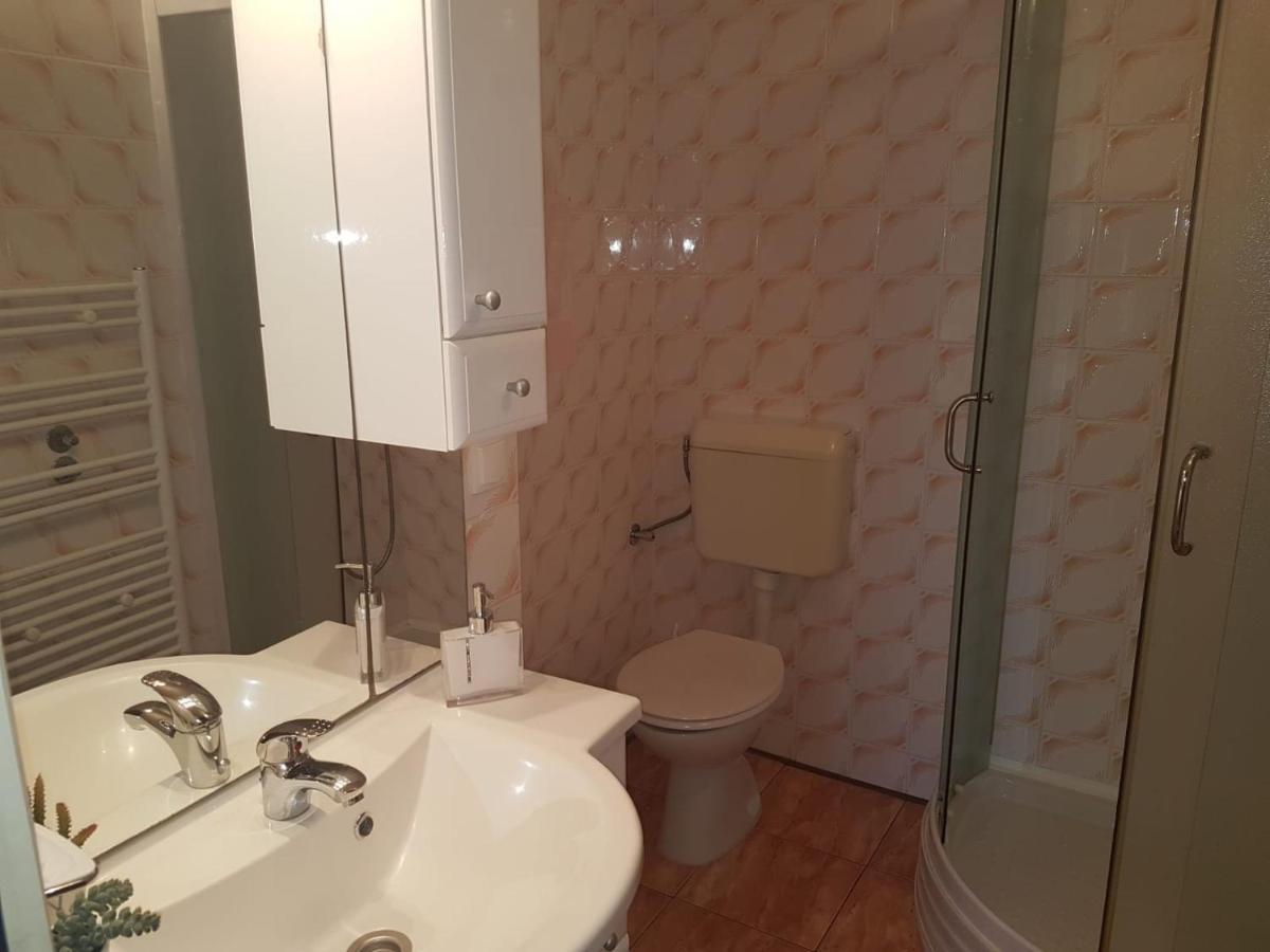 Apartments Marija Nada Malinska Ngoại thất bức ảnh