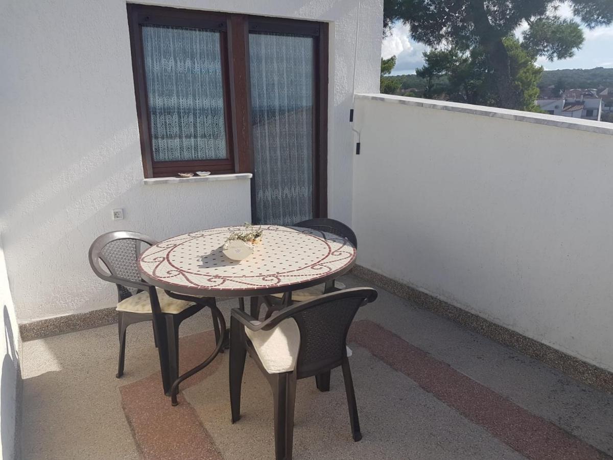Apartments Marija Nada Malinska Ngoại thất bức ảnh