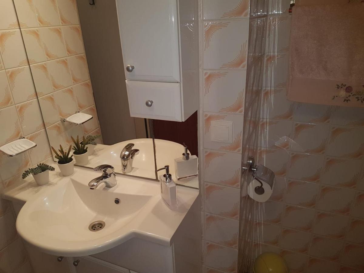 Apartments Marija Nada Malinska Ngoại thất bức ảnh