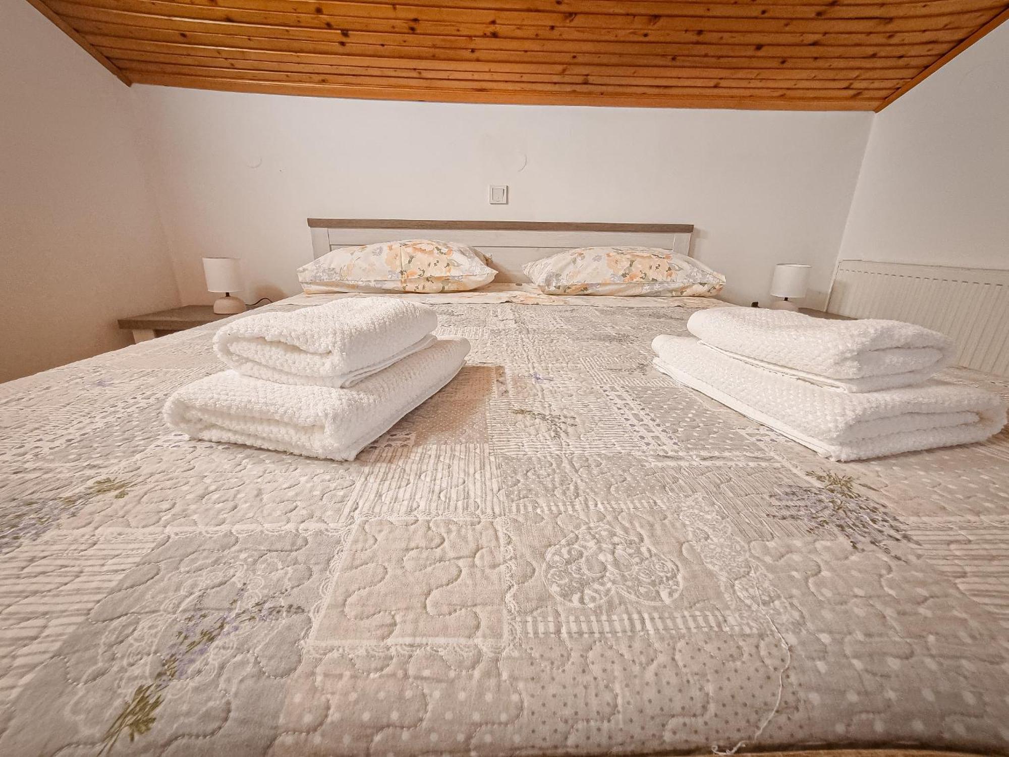 Apartments Marija Nada Malinska Ngoại thất bức ảnh
