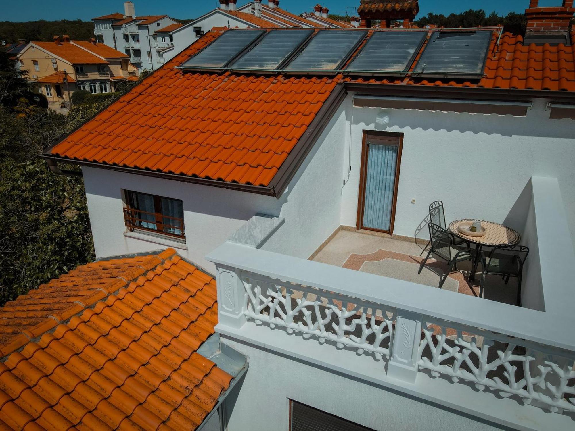 Apartments Marija Nada Malinska Ngoại thất bức ảnh